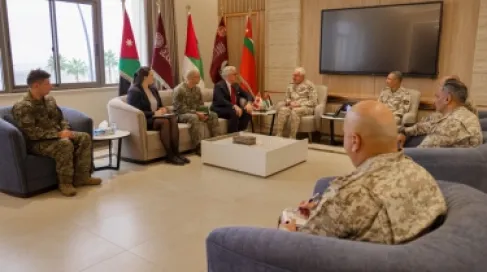 رئيس هيئة الأركان يستقبل مسؤول عسكري كندي كبير