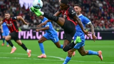 قمة نارية بين نابولي وميلان في كأس السوبر الإيطالية