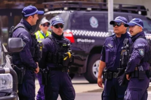 الشرطة الأسترالية تعترض سيارتين في سيدني بعد بلاغ عن هجوم محتمل