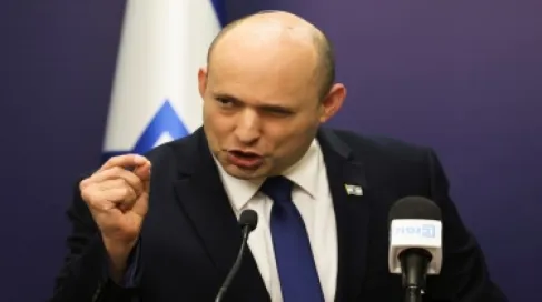 رئيس الوزراء الإسرائيلي السابق يتعرض لهجوم سيبراني بعد نشر محتويات من هاتفه