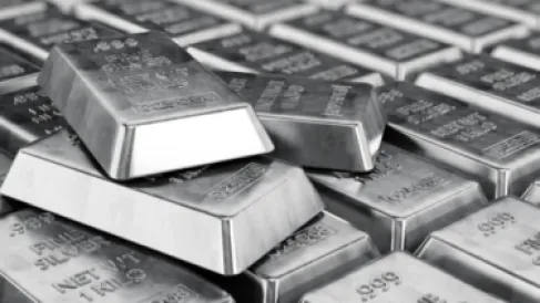 سوق الفضة العالمي أمام خطر محدق ... ما السبب؟