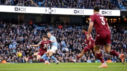 السيتي يقفز إلى صدارة البريميرليج مؤقتًا