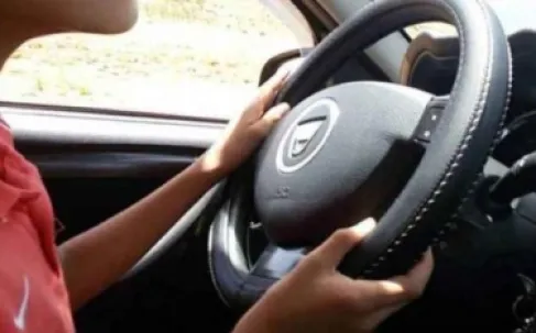 الأردن.. ضبط فتى عمره 15 عاماً يقود مركبة بشكل مخالف