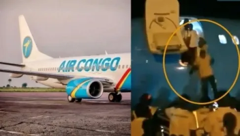 مشهد لا يصدق.. ركاب طائرة يضطرون للقفز من الباب بعد اختفاء السلم