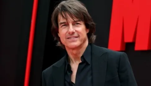 كوميديا كارثية.. توم كروز يطرح البرومو الأول لفيلمه الجديد ديجر