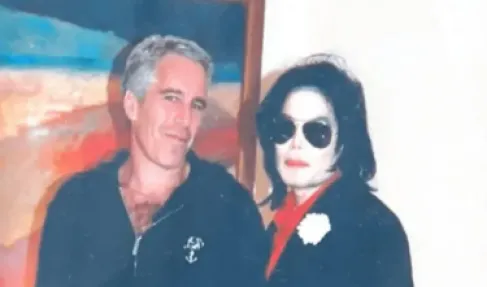 ماذا نعرف عن ملفات جيفري إبستين المنشورة حديثاً وما الذي يوجد فيها؟