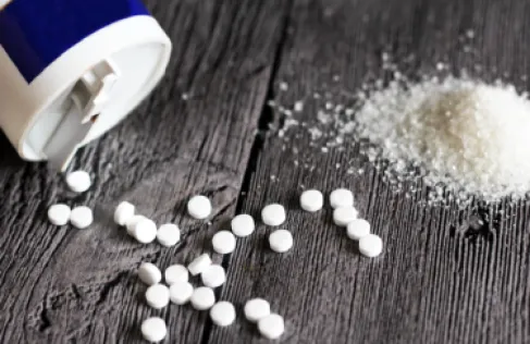 تحذير جديد من المحليات الصناعية.. آثار مقلقة على القلب والدماغ