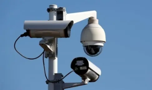 وزير البيئة: تركيب 300 كاميرا لرصد رمي النفايات وتفعيل غرامات الـ 500 دينار