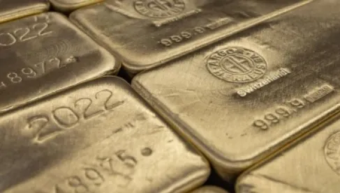 الذهب يقفز 2% إلى 4426.66 دولار للأوقية