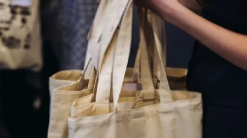 الأردن.. إعفاء القماش المستورد لإنتاج الأكياس البيئية من الرسوم