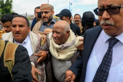 بينهم سعوديون.. اتفاق للإفراج عن 2900 أسير للحوثيين والحكومة اليمنية في مسقط