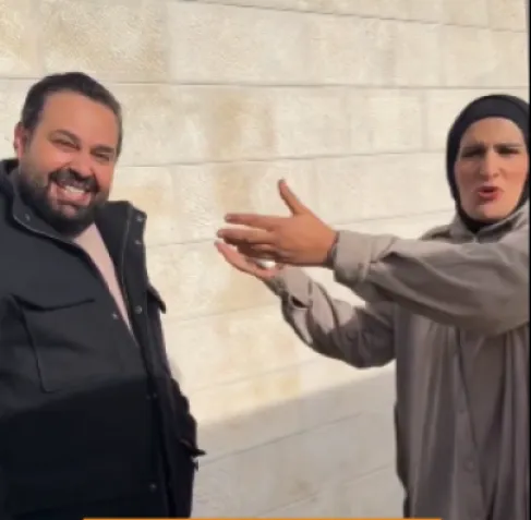 أم نمر وعماد فراجين يعدان الجمهور بمسلسل في رمضان المقبل - فيديو