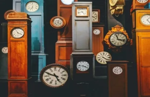 عاصفة قصيرة تؤثر على أدق الساعات الذرية في العالم