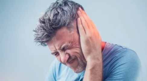 ما أسباب طنين الأذن؟