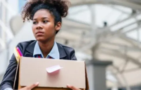 خبير عالمي يحذر من التشاؤم.. الذكاء الاصطناعي يسرع عملك ولا يسرق وظيفتك