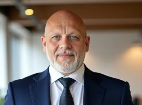 حين تتحوّل النقابة من مظلة حماية إلى بديل عن السوق ...  قراءة صادمة في مهنة المحاماة قبل أن تُدار بالأرقام