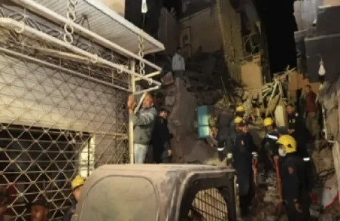 9 وفيات واصابة آخرين بانهيار عقار في إمبابة المصرية