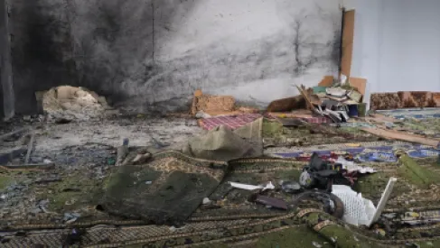 ارتفاع حصيلة انفجار مسجد بحي وادي الذهب في حمص إلى 6 قتلى و21 مصابًا