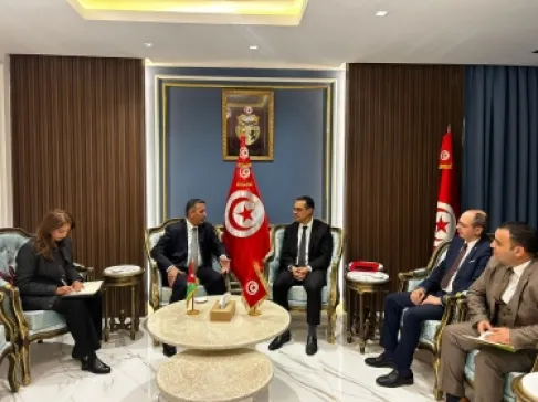 وزير الفلاحة والموارد المائية التونسي يبحث مع السفير الأردني تعزيز علاقات التعاون الثنائي