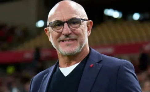 الركراكي سابعاً.. دي لا فوينتي أفضل مدرب في العالم