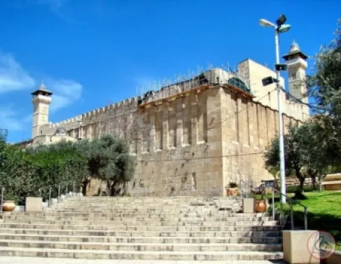 الاحتلال يفرض منع تجول مشدد على الأحياء الشرقية للحرم الإبراهيمي بالخليل