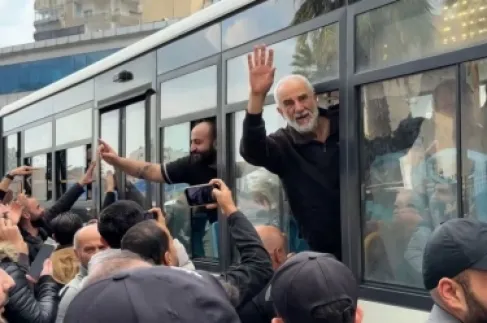 سورية تفرج عن عشرات العسكريين من عهد نظام الأسد