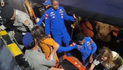 فقدان أسرة إسبانية إثر غرق قارب سياحي قبالة سواحل إندونيسيا