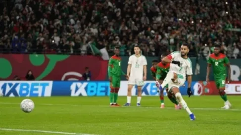 محرز يقود الجزائر إلى ثمن نهائي كأس إفريقيا
