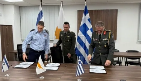 جيش الاحتلال يوقع خطة تعاون عسكري مع قبرص واليونان