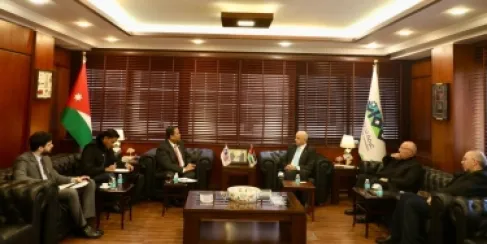 تجارة عمان تبحث مسارات جديدة لعلاقات المملكة التجارية مع ماليزيا