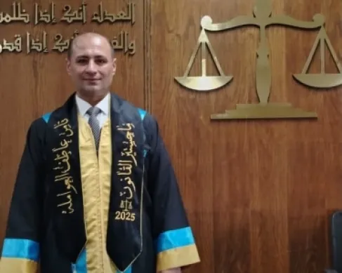 ثامر عاطف العواملة.. مبارك الماجستير في القانون