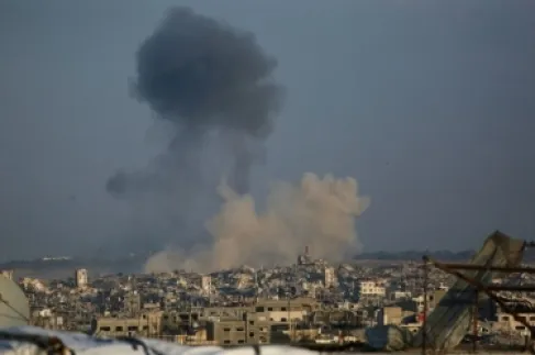 الاحتلال يواصل خروقاته ويشن غارات جديدة على جنوب غزة