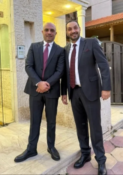 تهنئة للدكتور وائل العيسة بحصوله على الدكتوراة في إدارة الأعمال بتقدير امتياز