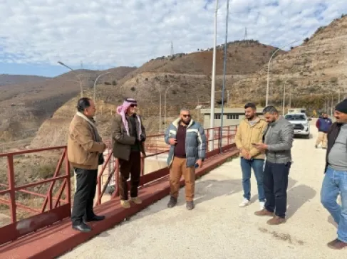 أبو السعود يطلع على انسيابية المياه نحو سد الملك طلال