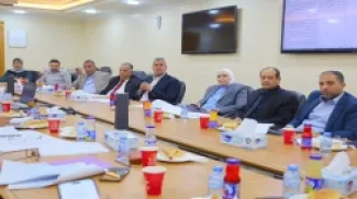 وزير الطاقة يخلال مناقشة تعديلات مقترحة على قانون المصادر الطبيعية مع القطاع الخاص