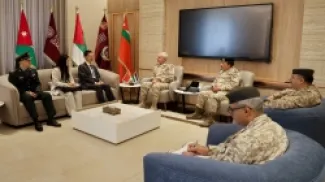 رئيس هيئة الأركان المشتركة اللواء الركن يوسف أحمد الحنيطي خلال استقباله السفير الصيني لدى المملكة قوه وي