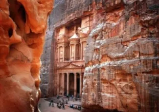 مدينة البترا الأثرية