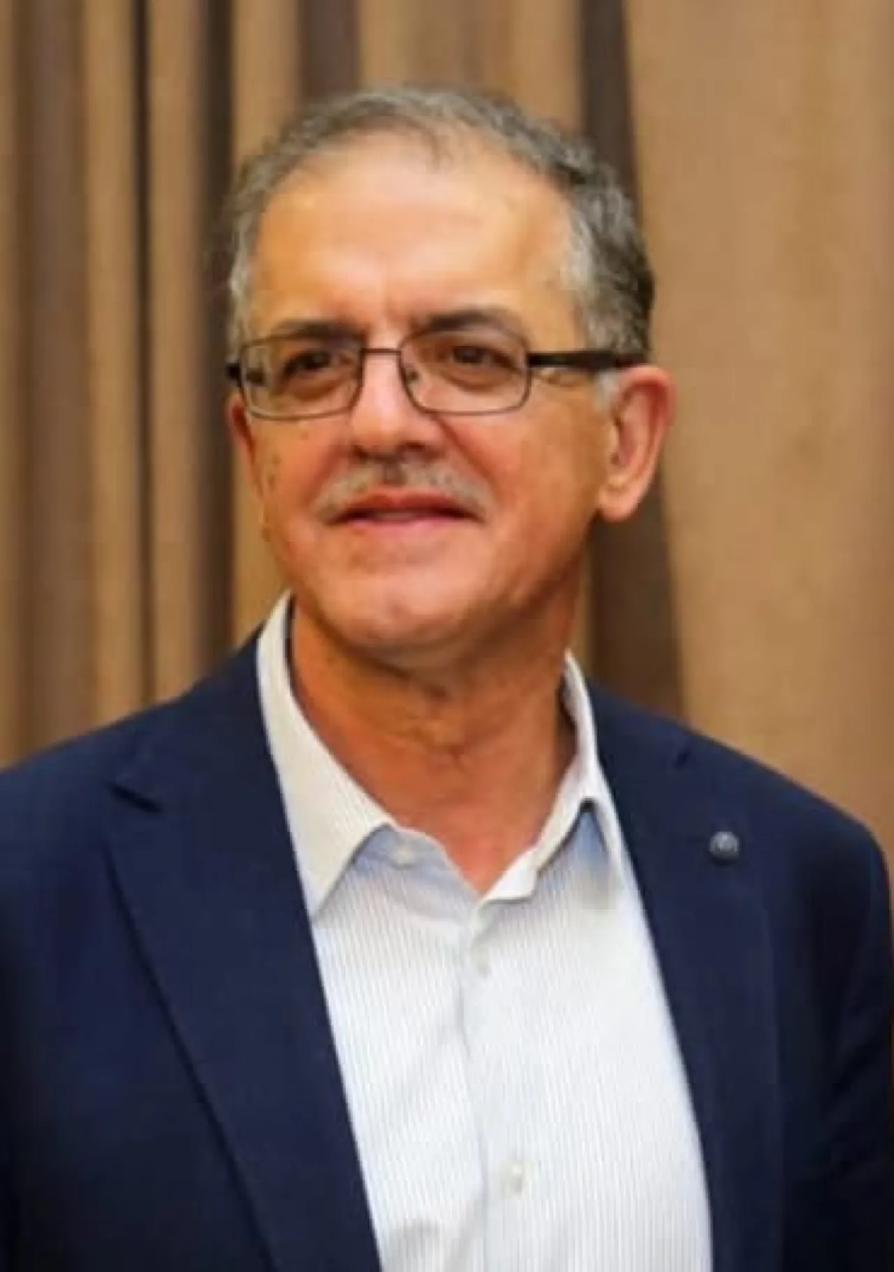 بين تعيين المدير وتقييد المنتخبين .. مسعد يكتب 