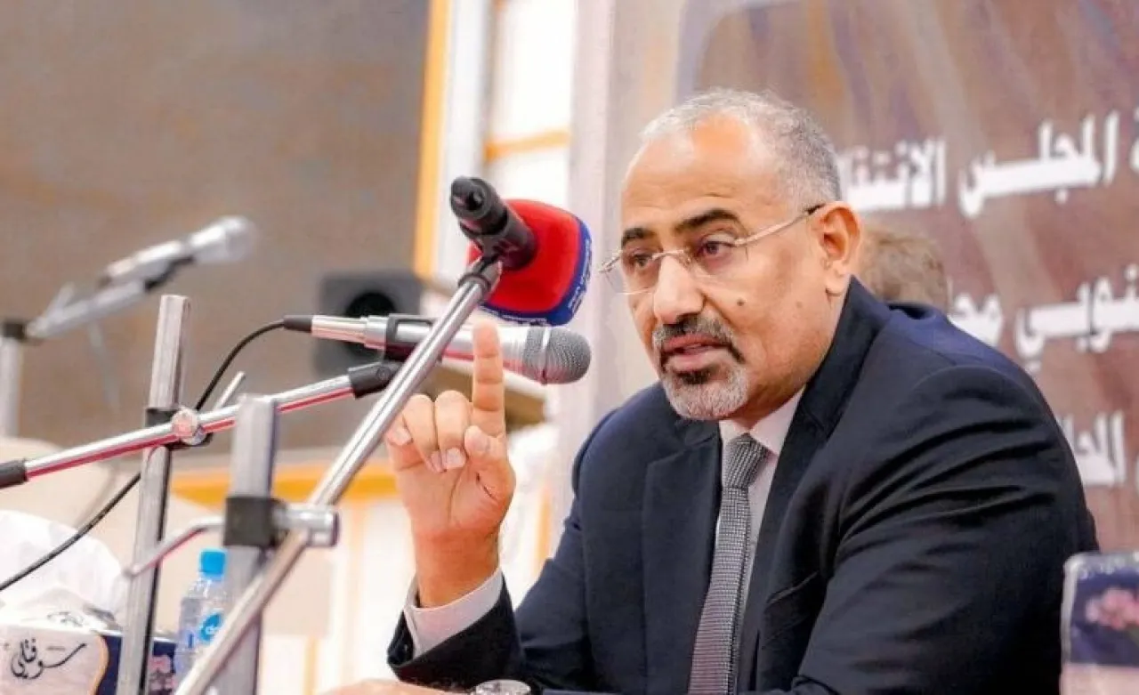 من عدن إلى أرض الصومال فأبوظبي.. كيف هرب عيدروس الزبيدي؟ 