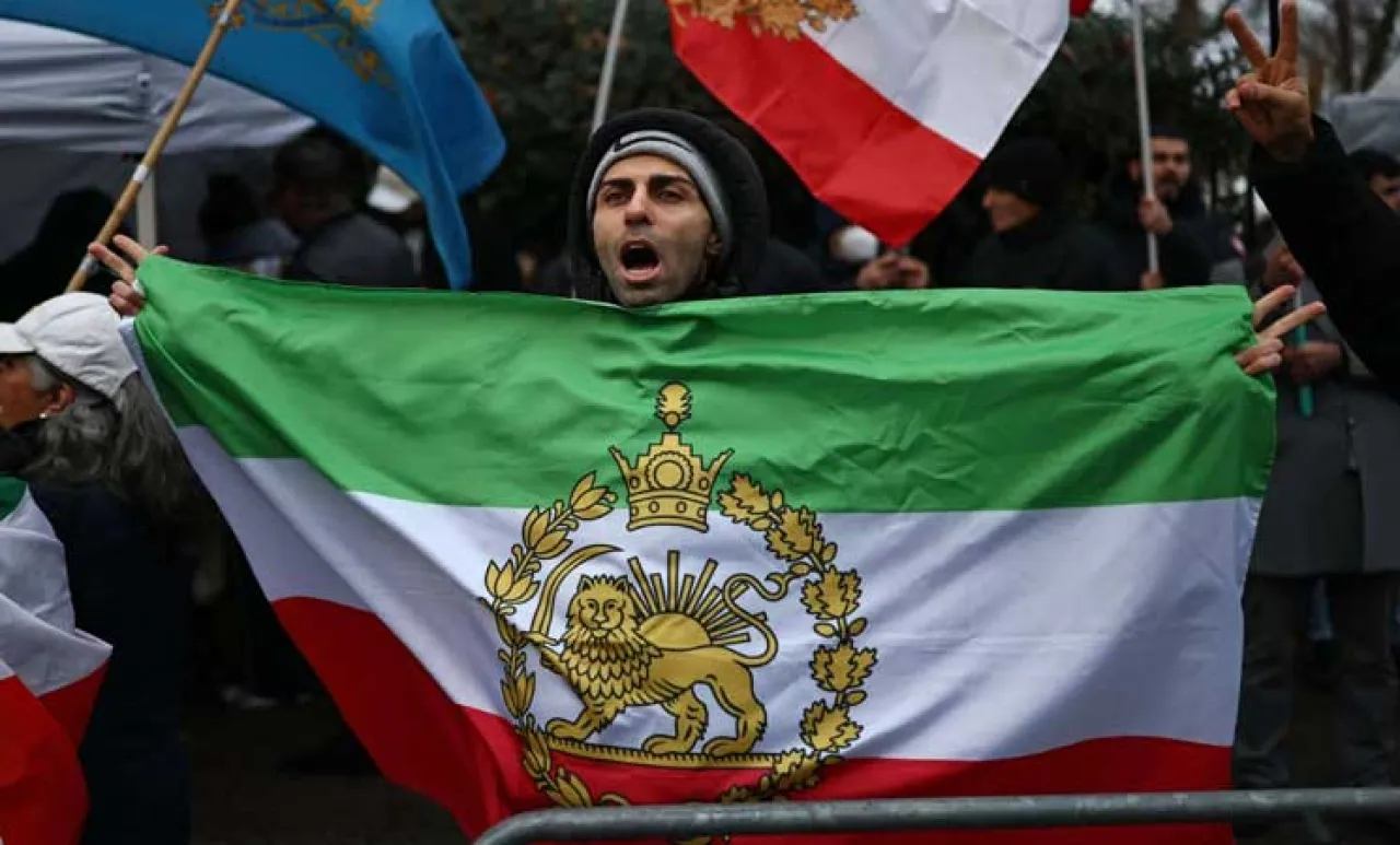 إكس تستبدل علم إيران الحالي بالقديم على منصتها #عاجل 