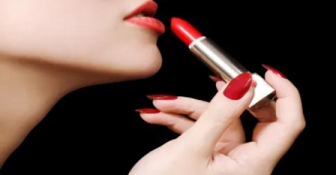 الأردن.. السجن لأم فقدت إنسانيتها وباعت طفلتيها للدعارة