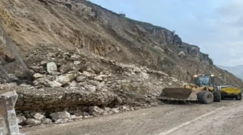 Public Works: Rockslides Close the Arda - Deir Alla Road