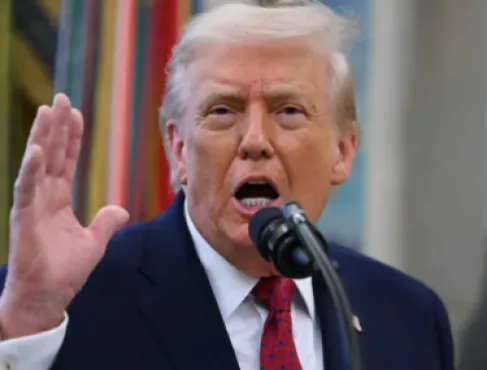 ترمب: سننخرط بقوة في قطاع النفط الفنزويلي