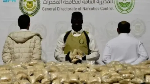السعودية.. إحباط محاولة تهريب أكثر من 30 ألف حبة مخدرة في مطار الملك خالد