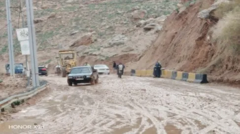 محافظ جرش: إغلاق مؤقت لشارع سيل الزرقاء الفرعي لإزالة الصخور والأتربة