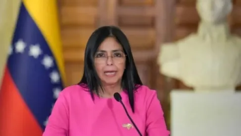 رودريغيز تؤدي اليمين الدستورية رئيسة لفنزويلا بالوكالة