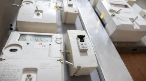 هيئة الطاقة: قراءات عدادات الكهرباء دقيقة