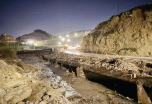 الأردن .. لجنة حكومية لدراسة انجرافات وقطع الطرق بمنطقة العراق بالكرك