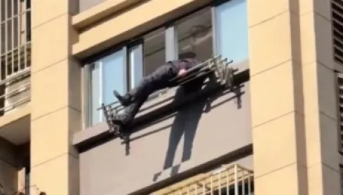 فيديو: انهيار منزل في الرباط يسفر عن قتلى وإصابات