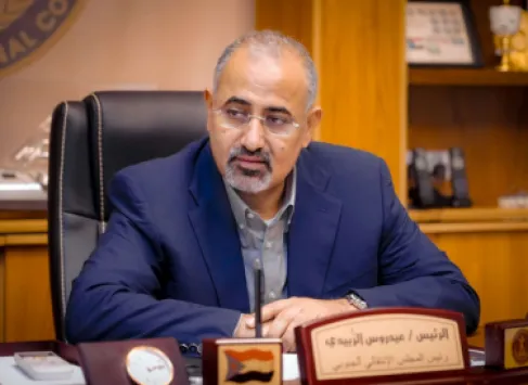 اليمن.. الانتقالي يؤكد استمرار مهام الزبيدي بعدن